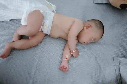 梁山孕妇显怀早的原因